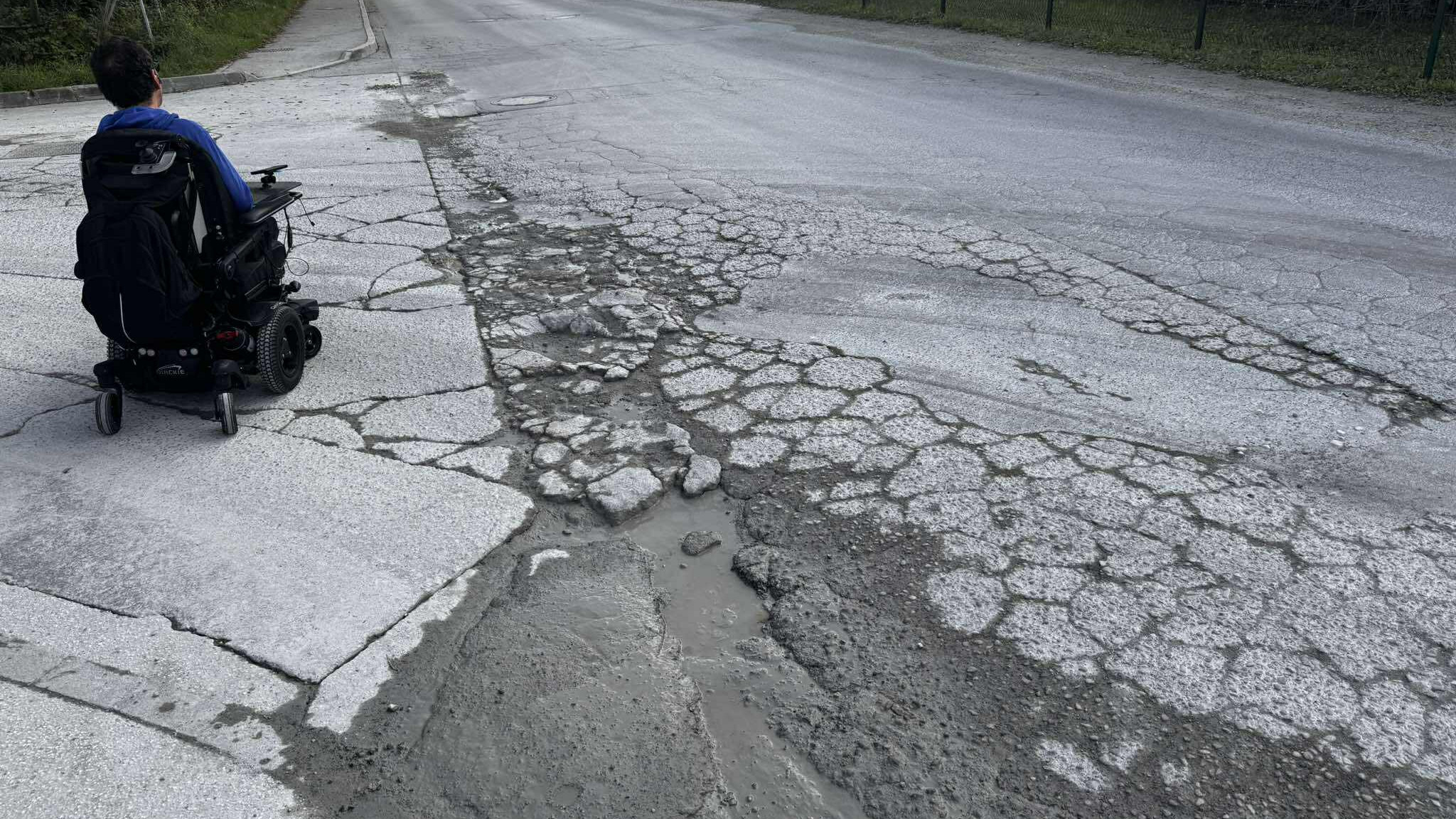 Ponovni poziv pristojnim k ureditvi ceste Ponovni poziv pristojnim k ureditvi ceste